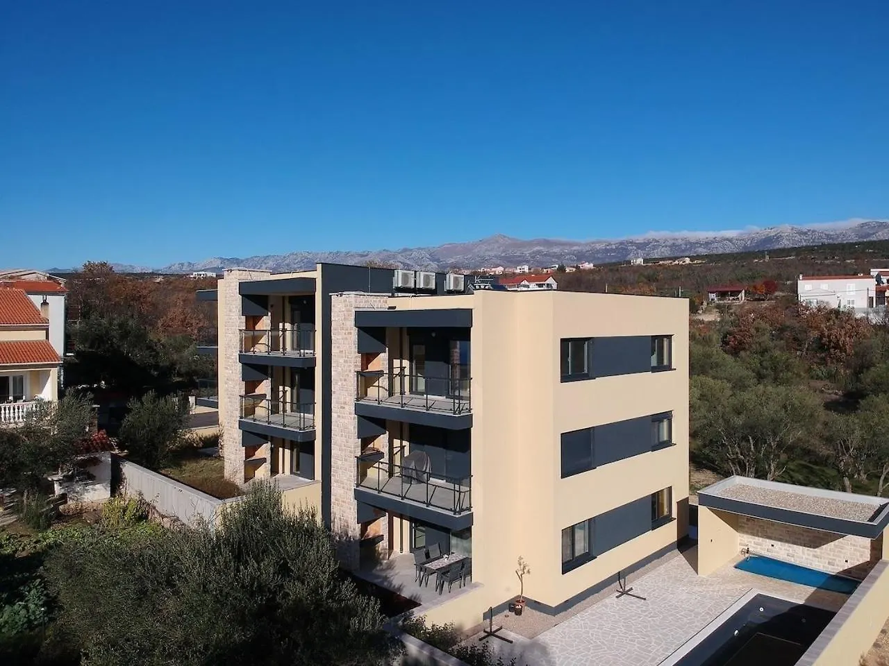 Ferienwohnung Mit Beheiztem Pool, 60 M Vom Strand Maslenica Apartment